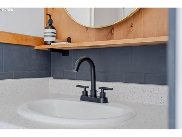 5516 Se STEELE St, Portland, OR 97206