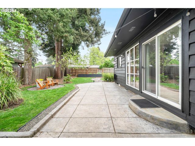 5516 Se STEELE St, Portland, OR 97206