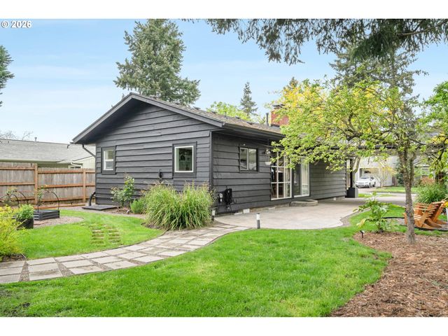 5516 Se STEELE St, Portland, OR 97206