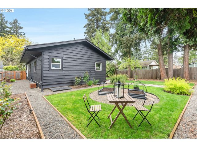 5516 Se STEELE St, Portland, OR 97206