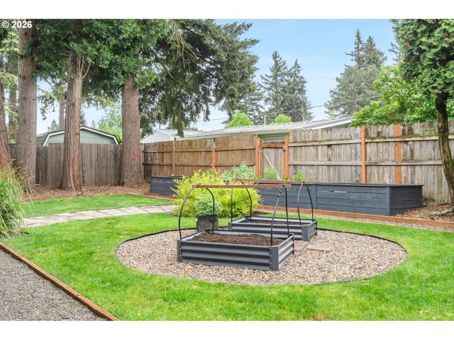 5516 Se STEELE St, Portland, OR 97206