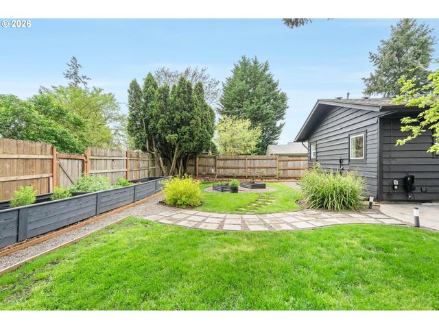 5516 Se STEELE St, Portland, OR 97206