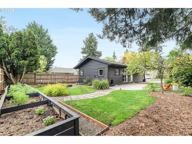 5516 Se STEELE St, Portland, OR 97206