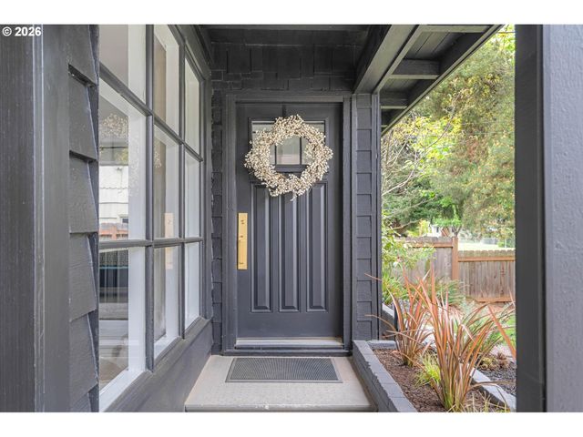 5516 Se STEELE St, Portland, OR 97206