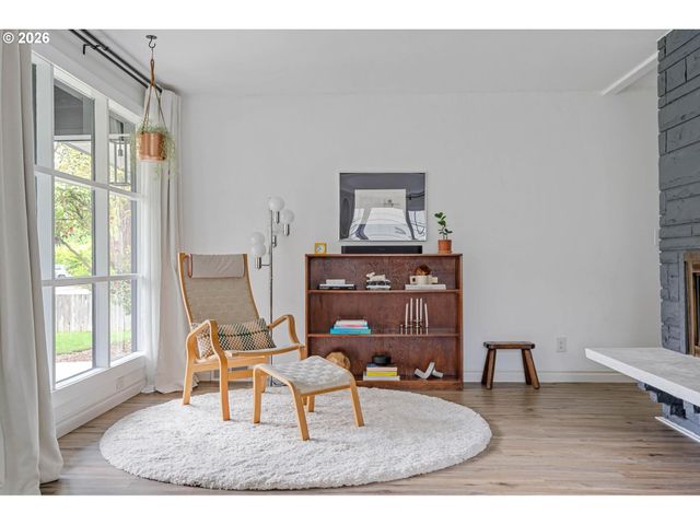 5516 Se STEELE St, Portland, OR 97206