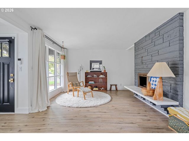 5516 Se STEELE St, Portland, OR 97206