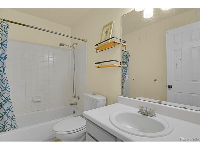 2585 S Truckee Way, Aurora, CO 80013