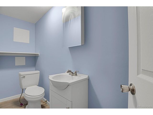 2585 S Truckee Way, Aurora, CO 80013