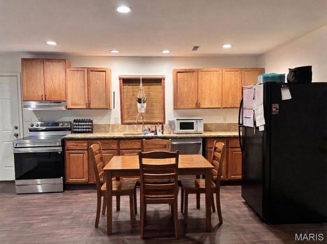 17 Warsen Avenue, Wentzville, MO 63385