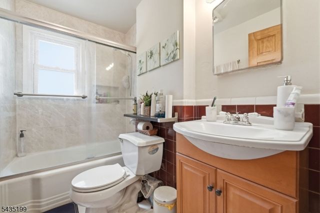 73 Charles St, Belleville Twp., NJ 07109