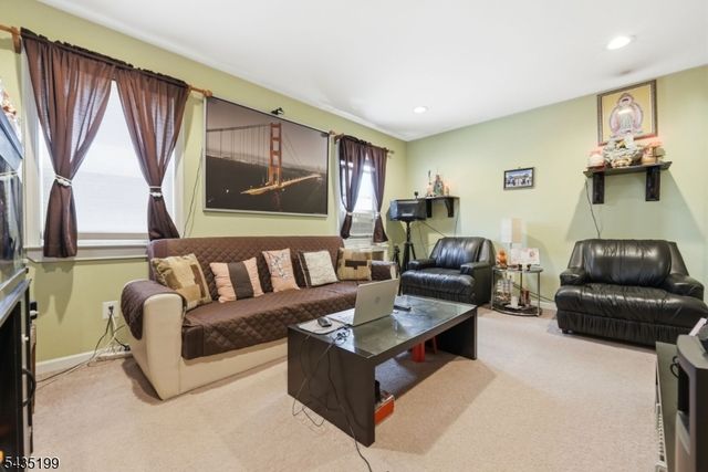 73 Charles St, Belleville Twp., NJ 07109