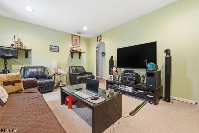 73 Charles St, Belleville Twp., NJ 07109
