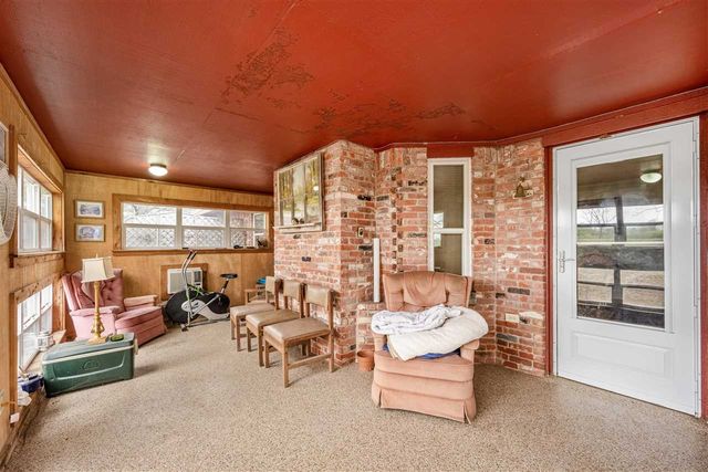 39 NE McCracken Road, Elgin, OK 73538