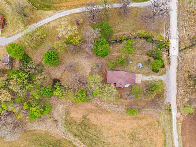 39 NE McCracken Road, Elgin, OK 73538