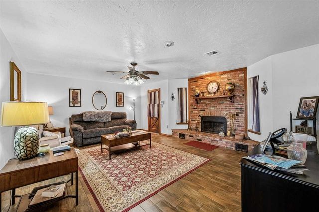 39 NE McCracken Road, Elgin, OK 73538