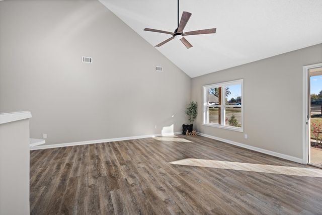 182 FULCHER DR, Atoka, TN 38053