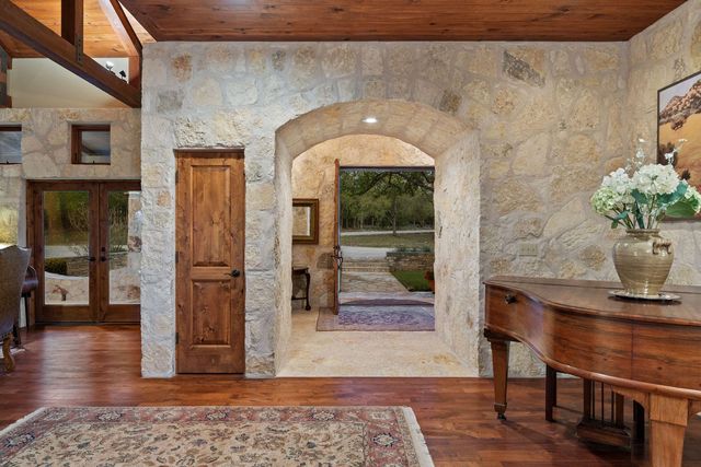 8101 FM 3237, Driftwood, TX 78619