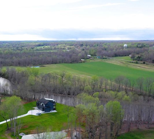 1625 Honey Ln, Estill Springs, TN 37330