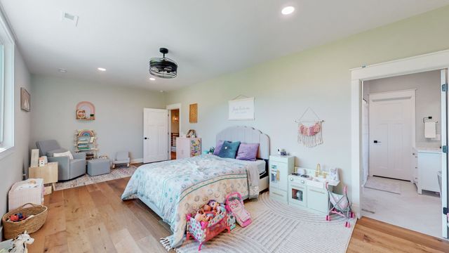 1625 Honey Ln, Estill Springs, TN 37330