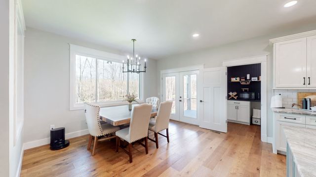 1625 Honey Ln, Estill Springs, TN 37330