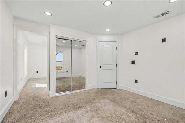 6 E Sunrise Avenue, Thomasville, NC 27360