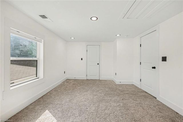 6 E Sunrise Avenue, Thomasville, NC 27360