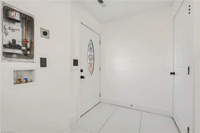 6 E Sunrise Avenue, Thomasville, NC 27360