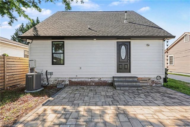 6 E Sunrise Avenue, Thomasville, NC 27360