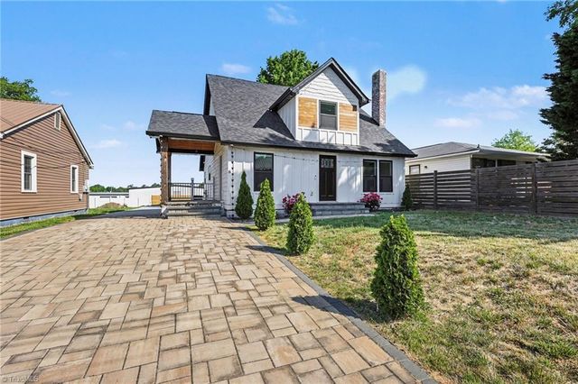 6 E Sunrise Avenue, Thomasville, NC 27360