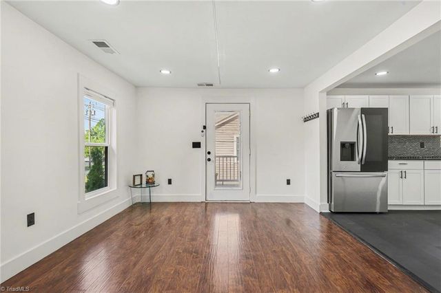 6 E Sunrise Avenue, Thomasville, NC 27360