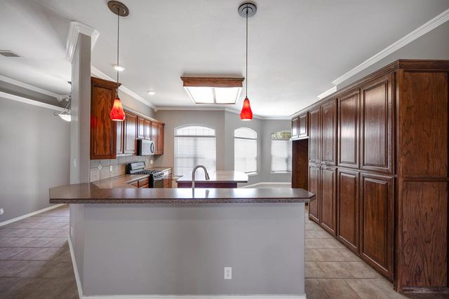 2207 S County Rd 1085, Midland, TX 79706