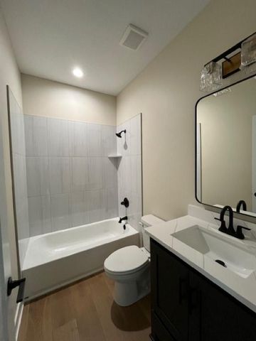 932 Lake Viking Terrace, Gallatin, MO 64640