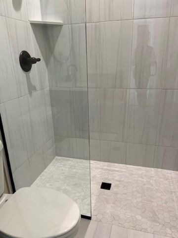 932 Lake Viking Terrace, Gallatin, MO 64640