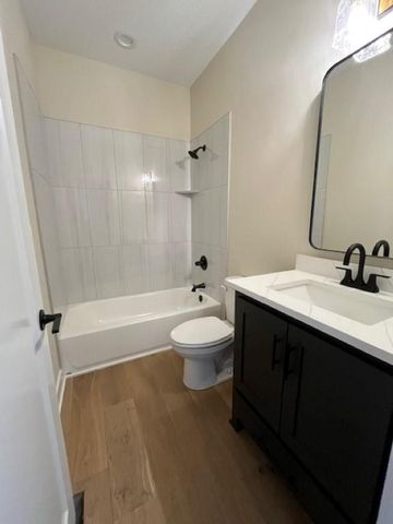 932 Lake Viking Terrace, Gallatin, MO 64640