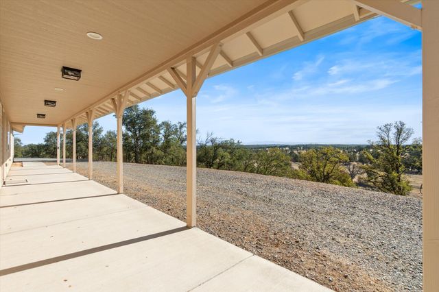 18720 Cobblestone Drive, Cottonwood, CA 96022