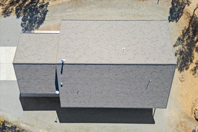 18720 Cobblestone Drive, Cottonwood, CA 96022