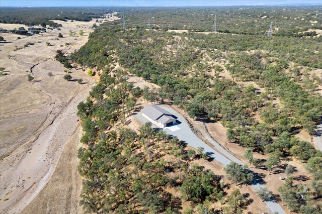 18720 Cobblestone Drive, Cottonwood, CA 96022