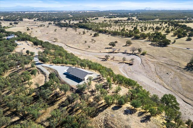 18720 Cobblestone Drive, Cottonwood, CA 96022