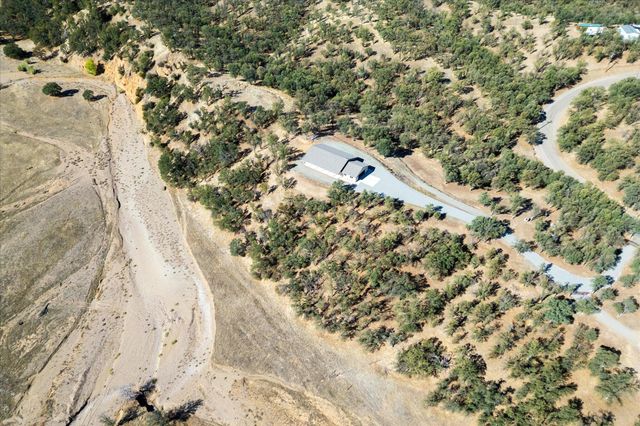 18720 Cobblestone Drive, Cottonwood, CA 96022