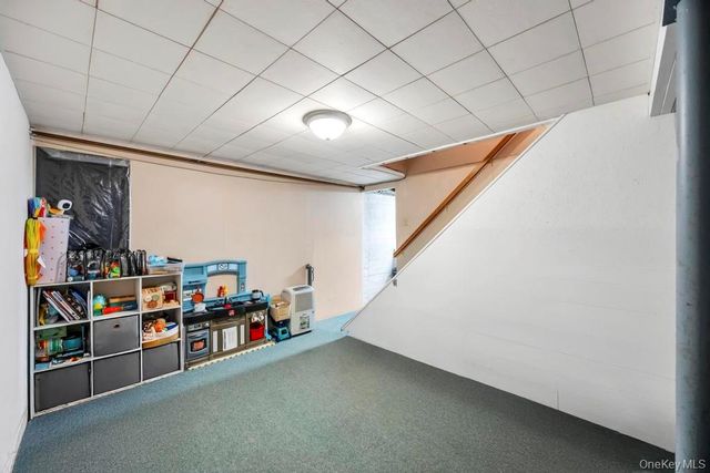 24 W Oak Street, Farmingdale, NY 11735