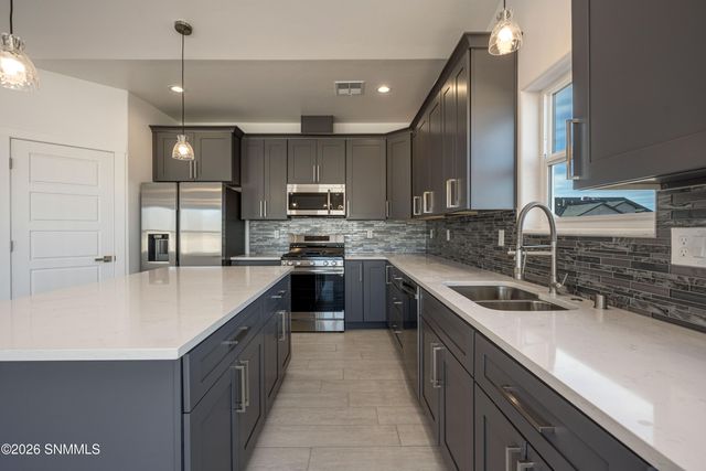 6534 Swan Street, Las Cruces, NM 88012