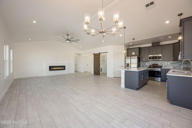 6534 Swan Street, Las Cruces, NM 88012