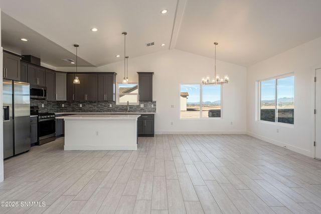 6534 Swan Street, Las Cruces, NM 88012