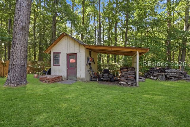 662 Old House Rd, Ridgeland, SC 29936