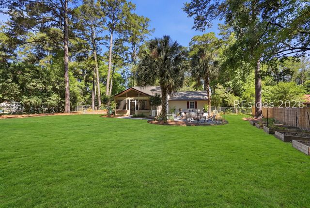 662 Old House Rd, Ridgeland, SC 29936