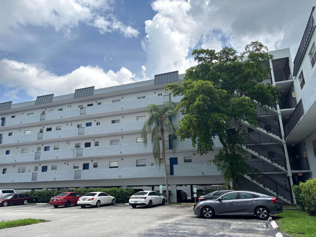 7501 NW 16th Street 3207, Plantation, FL 33313