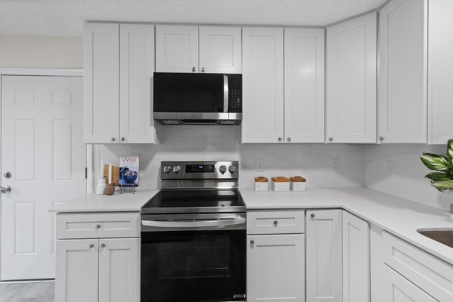 16420 4th Avenue N, Plymouth, MN 55447