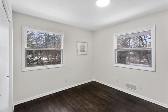 16420 4th Avenue N, Plymouth, MN 55447