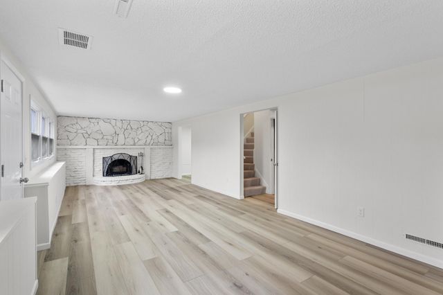 16420 4th Avenue N, Plymouth, MN 55447