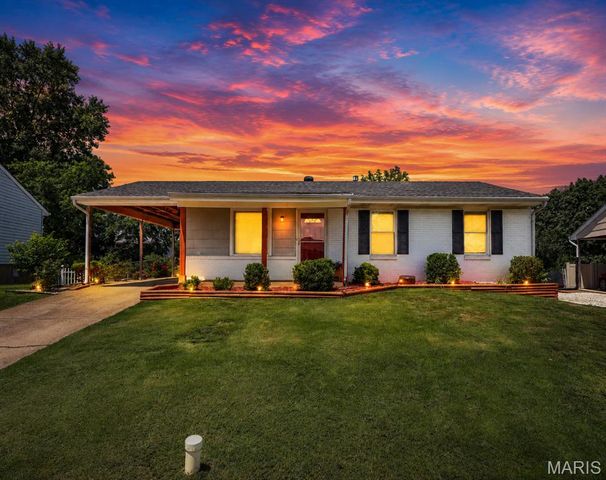 2305 Chelsea Court, High Ridge, MO 63049